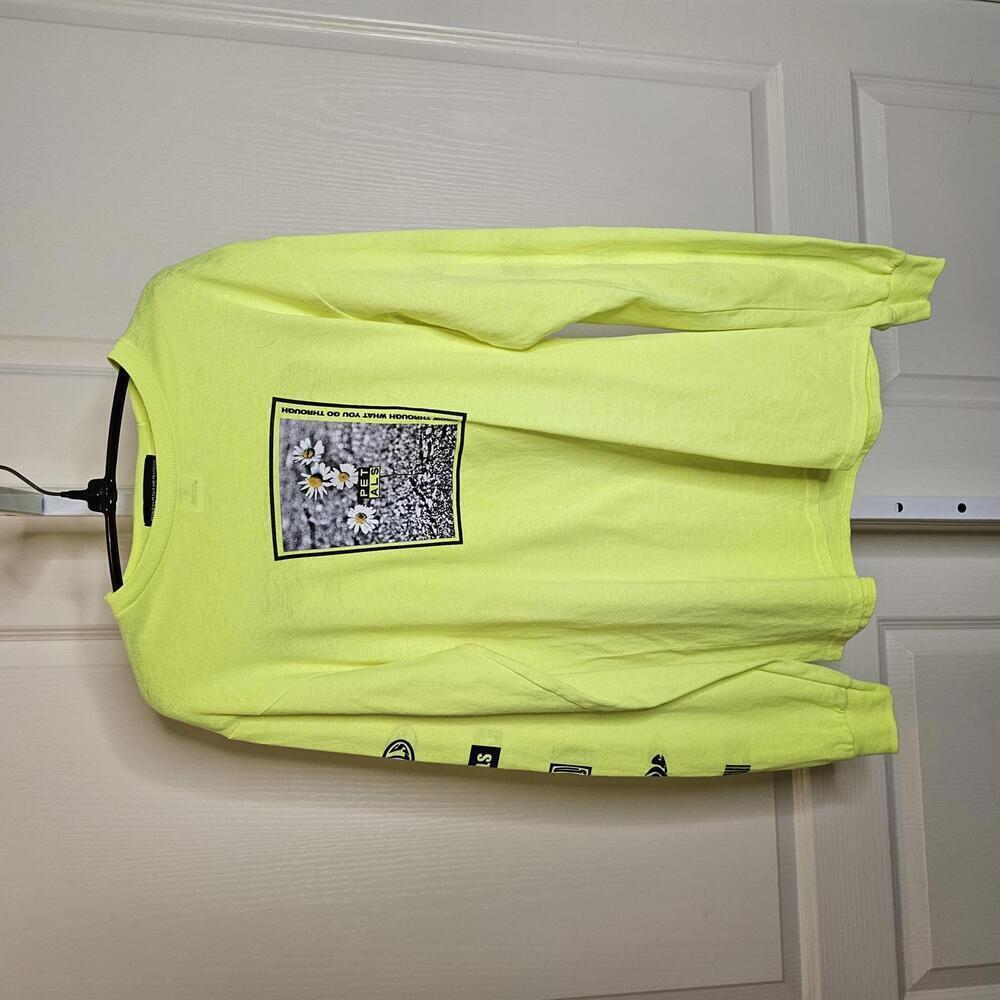 Petals Graphic Long Sleeve T-Shirt - Neon Yellow